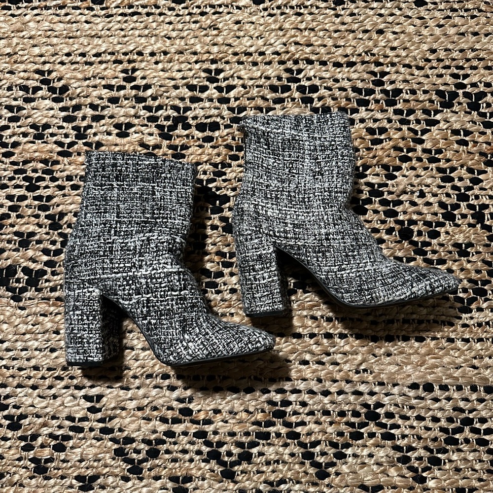 Textured Black & White Block Heel Ankle Boots - Women's